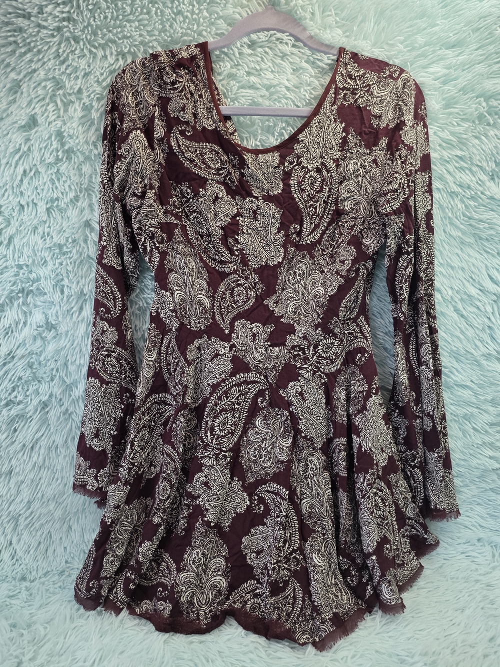 Ecote Urban Outfitters Sascha Bell Sleeve Paisley Mini Dress Maroon 6